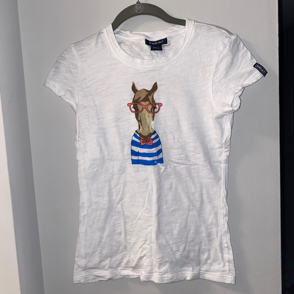 White short sleeved shirt with a horse design